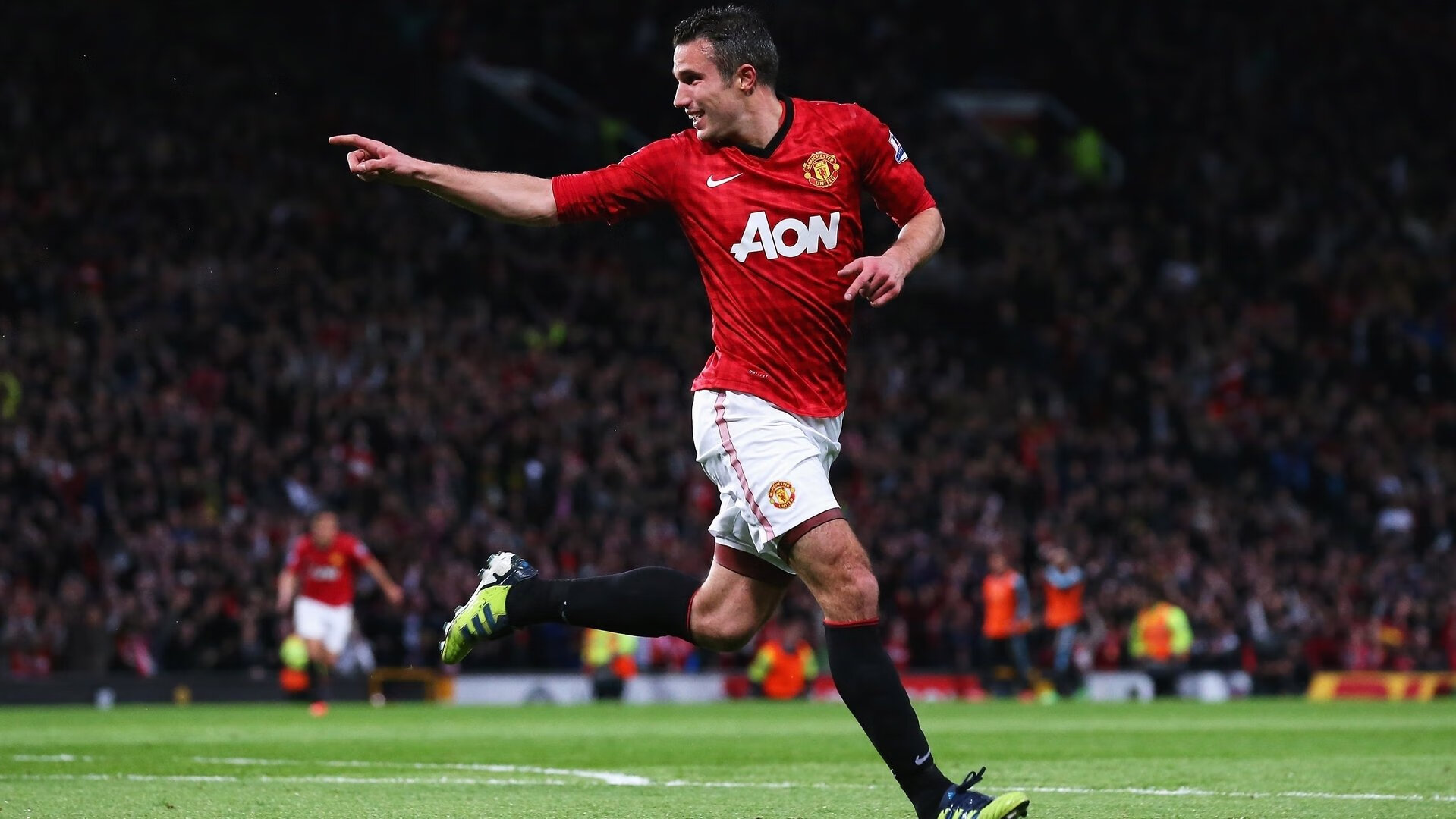 英超战局激烈,精彩瞬间和关键扑救不断上演,英超 比赛